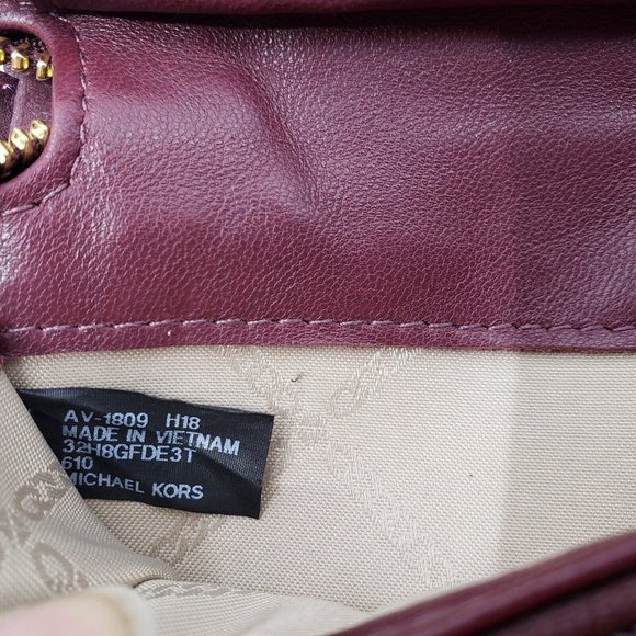 Michael Kors Jet Set Quilted Leather Wristlet Wallet Zip Around Maroon 4.5 x 7.5 - Picture 9 of 12